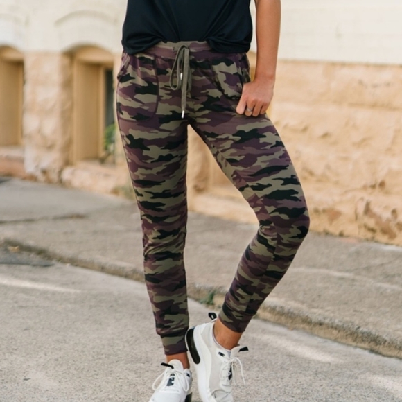 Zyia Purple Camo Unwind Jogger 